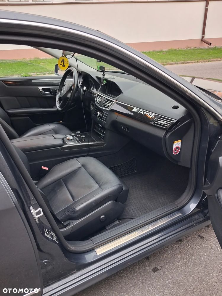 Mercedes-Benz Klasa E 300 CDI BlueEff Avantgarde - 3