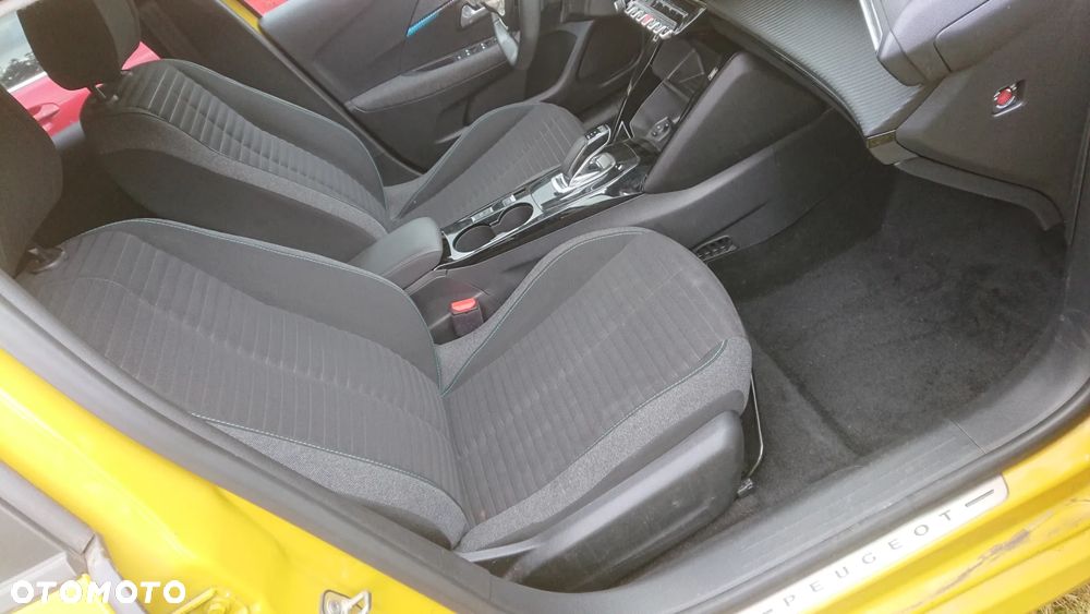 Peugeot 208 - 11