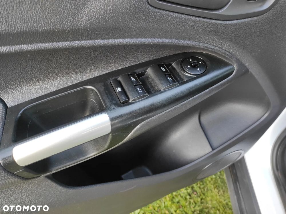 Ford Transit Connect - 16