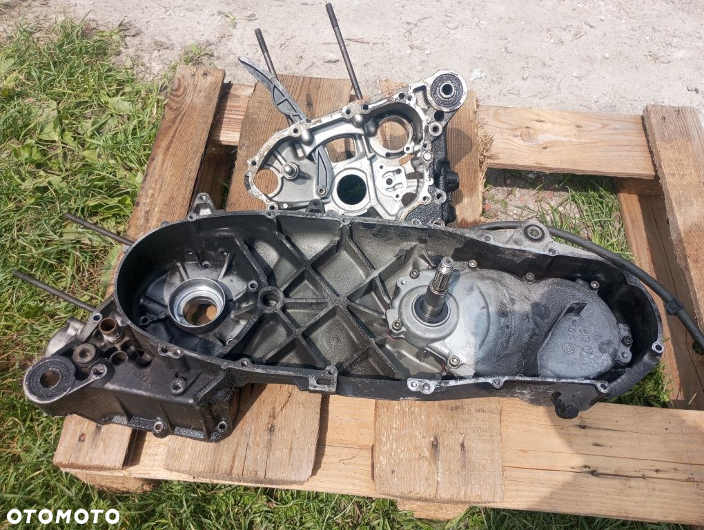 Kartery Leonardo Aprilia 125 150 pół karter przekładnia 200 napęd L5 - 6