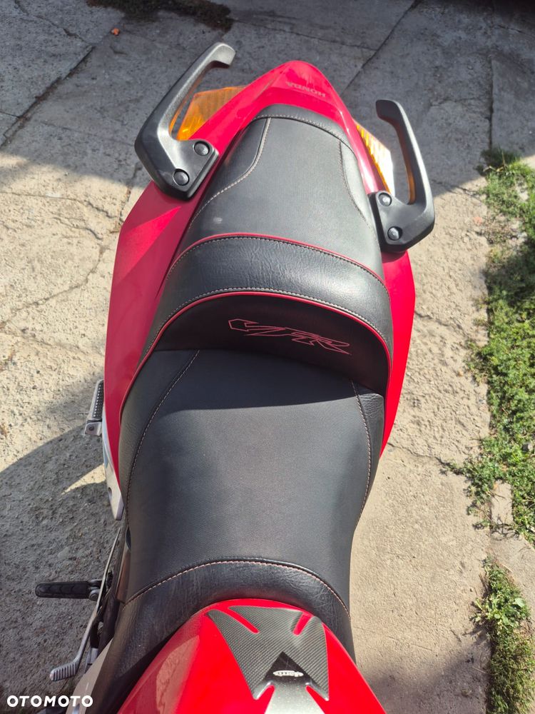 Honda VFR - 10