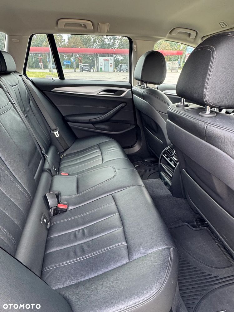 BMW Seria 5 530i xDrive - 14