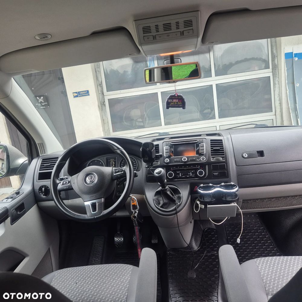 Volkswagen Caravelle - 5