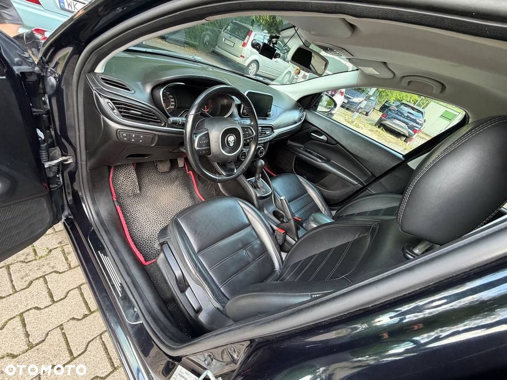 Fiat Tipo 1.6 MultiJet DCT Lounge - 26