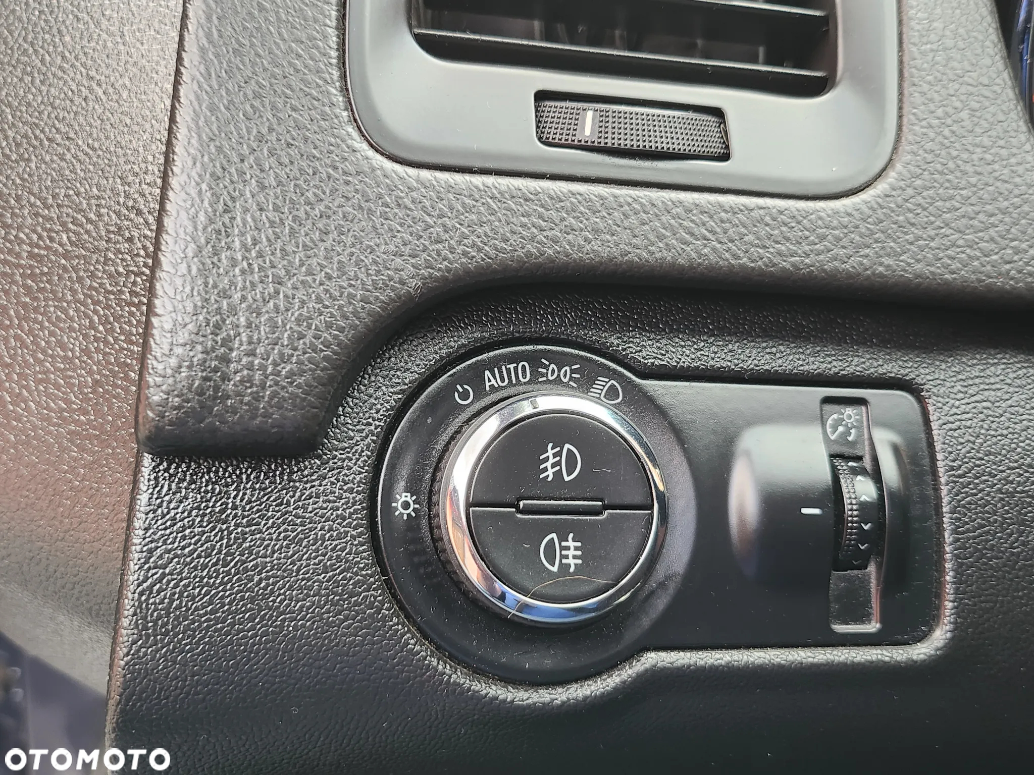 Opel Insignia - 14
