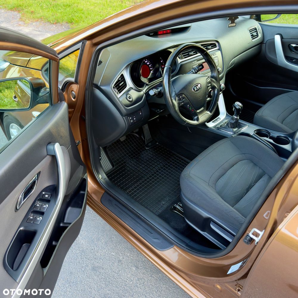Kia Ceed 1.4 CVVT ISG Dream-Team Edition - 6