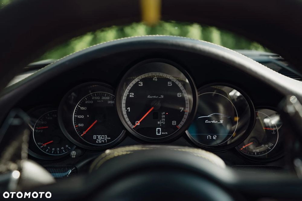 Porsche 911 Turbo S - 14