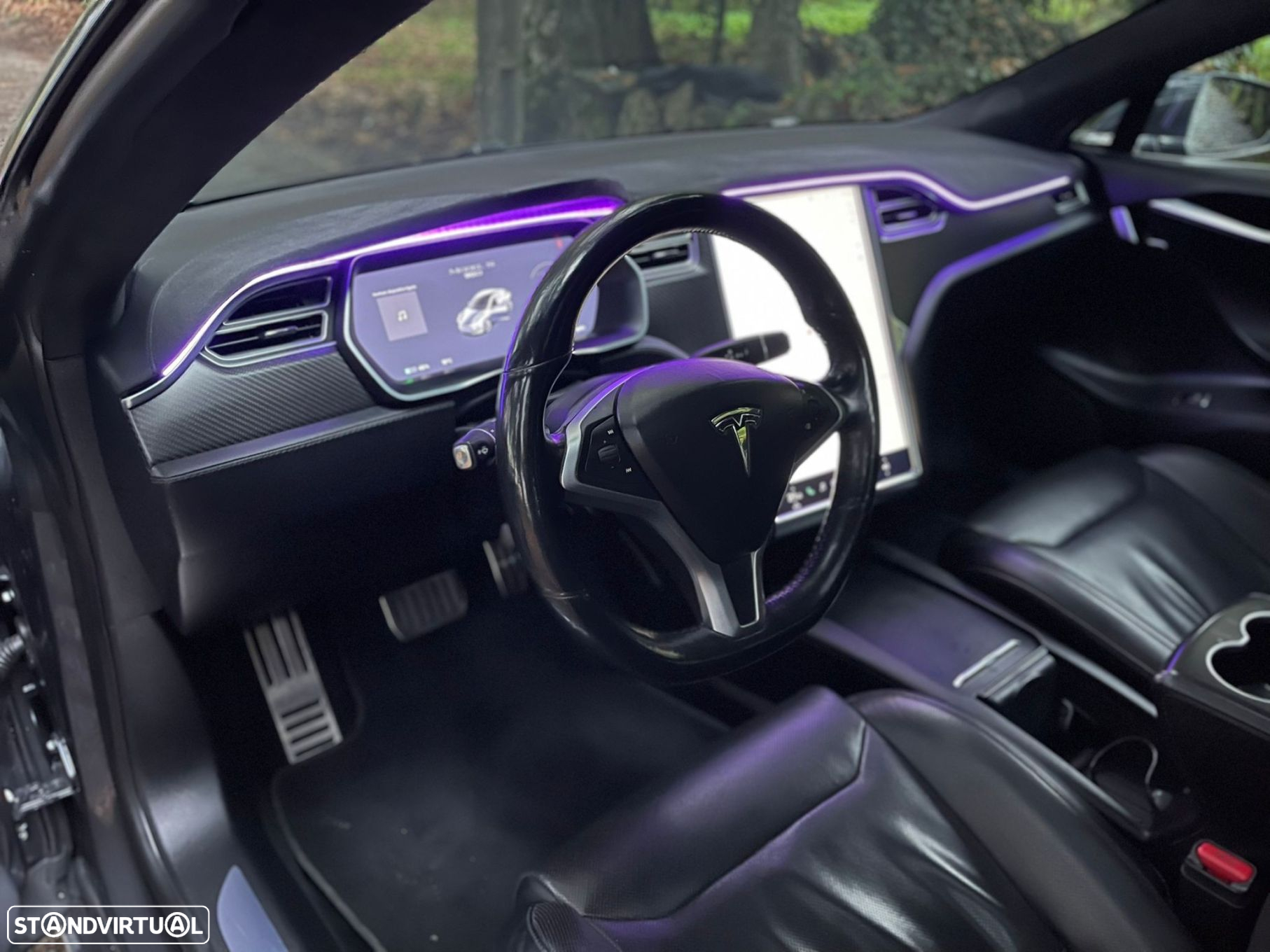 Tesla Model S 90D - 44