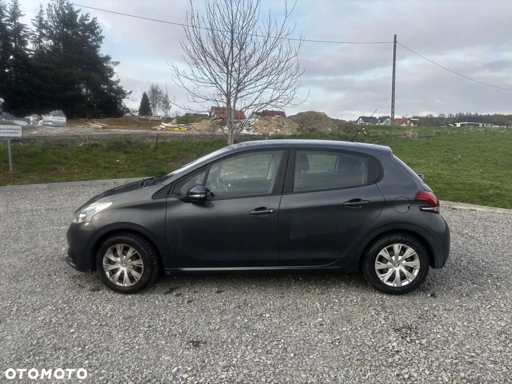 Peugeot 208 - 3