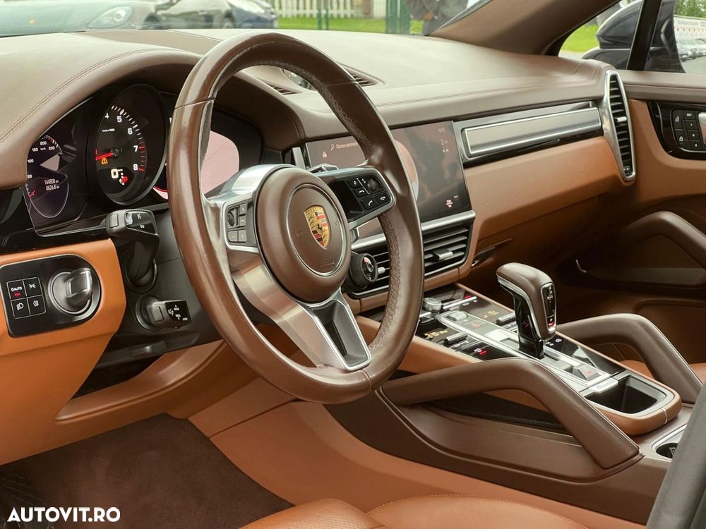 Porsche Cayenne - 16