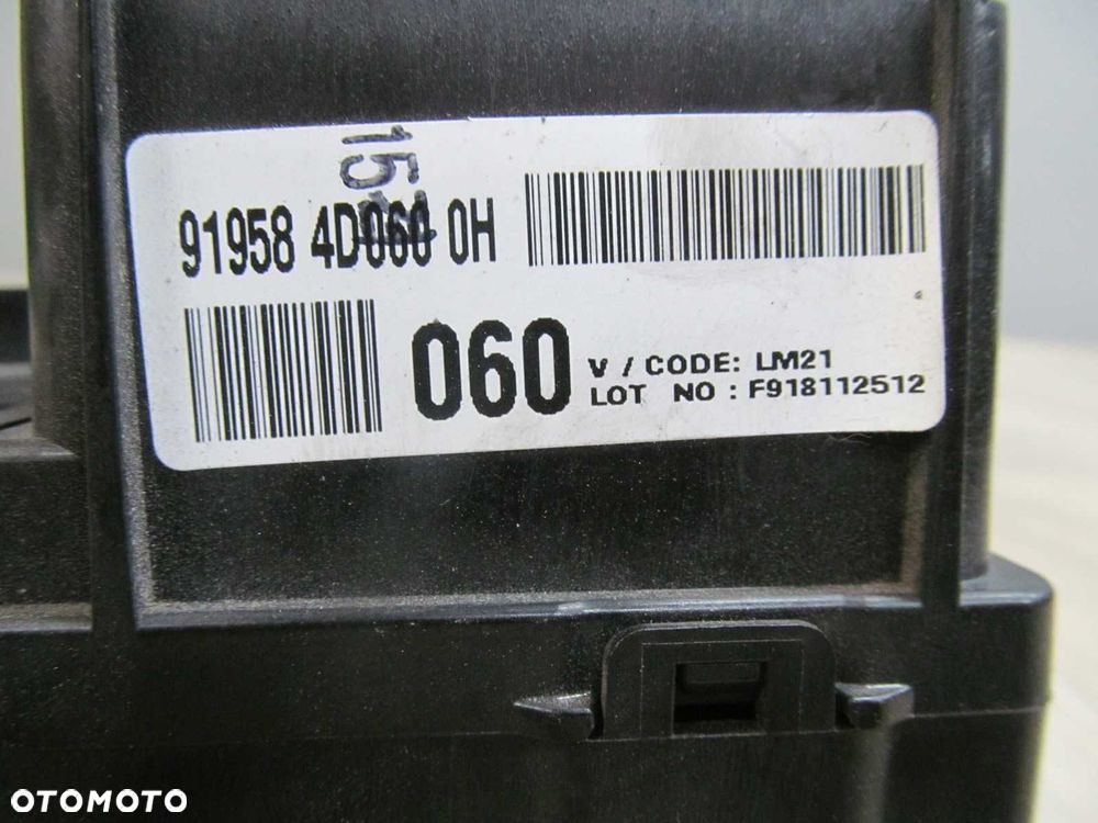 KIA CARNIVAL II III 2.9 CRDI 06-12 SKRZYNKA BEZPIECZNKOW 919584D060 - 2