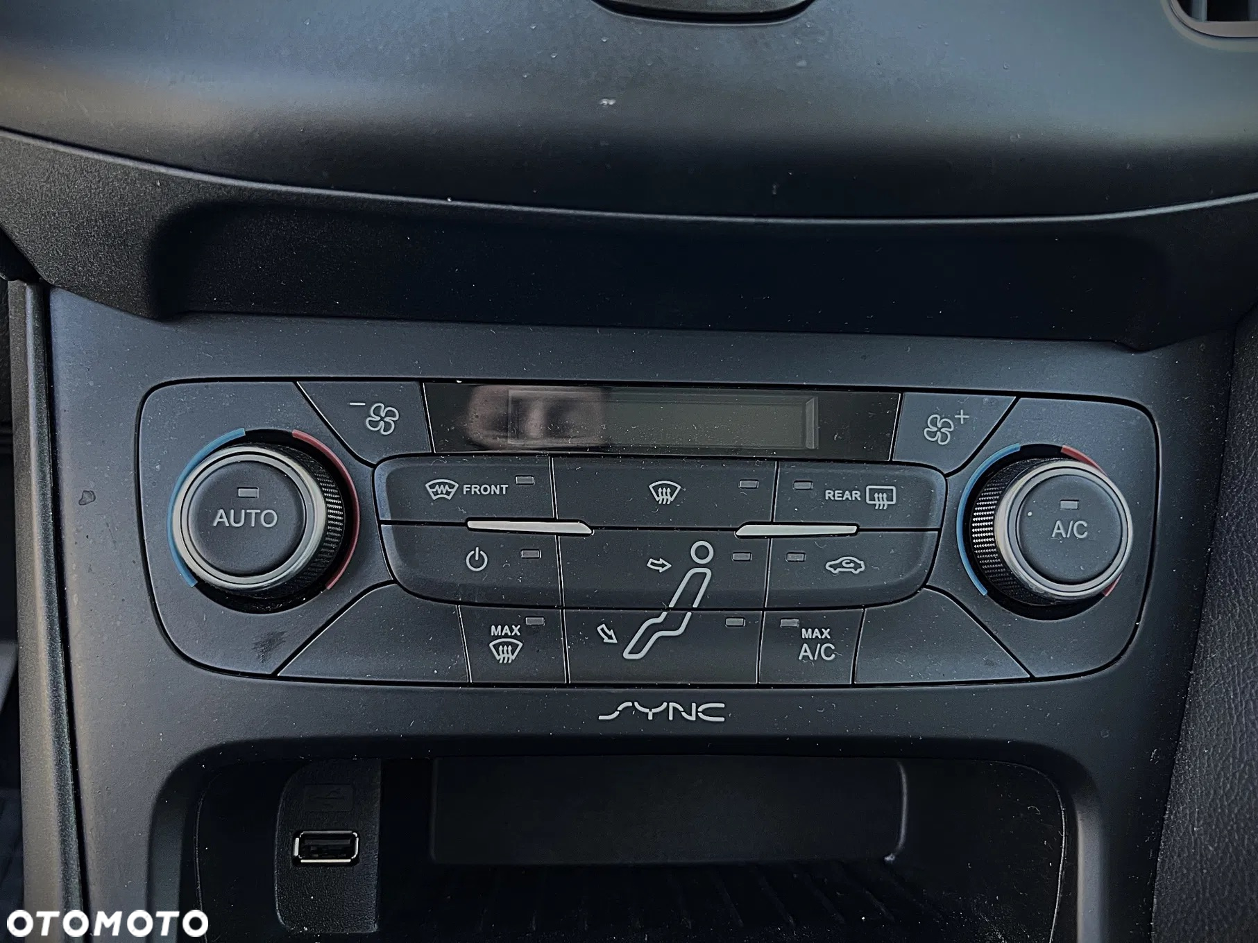 Ford Focus 1.5 EcoBoost Trend ASS - 26