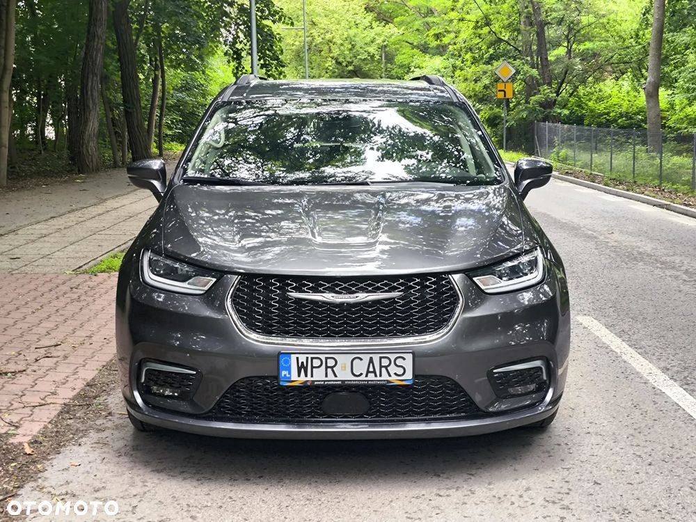 Chrysler Pacifica - 8