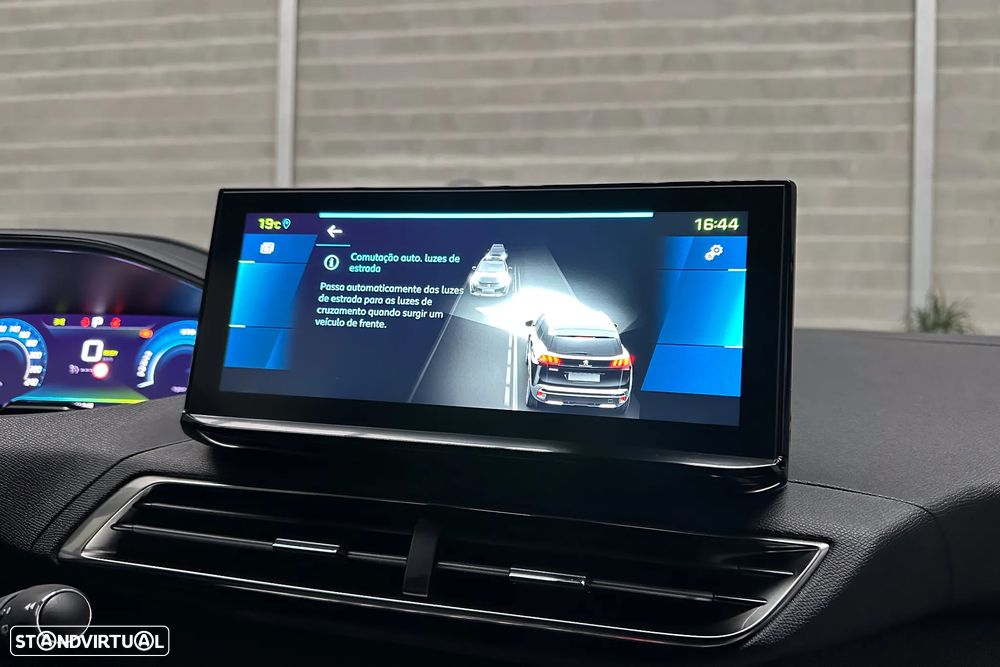 Peugeot 3008 1.6 Hybrid Allure e-EAT8 - 19