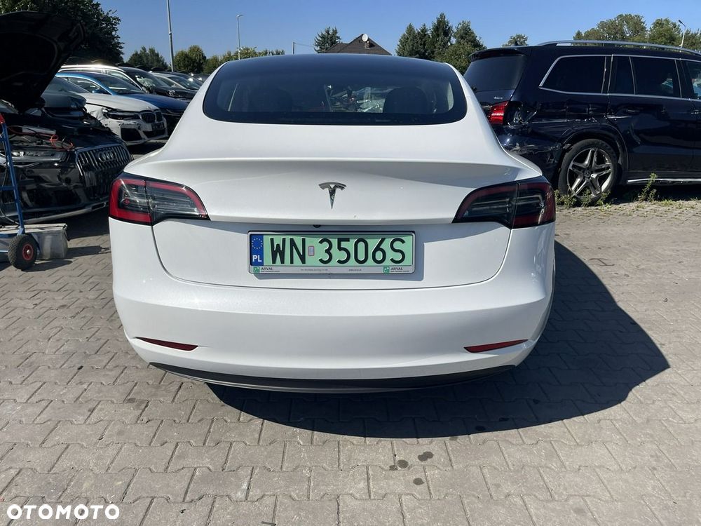 Tesla Model 3 - 6