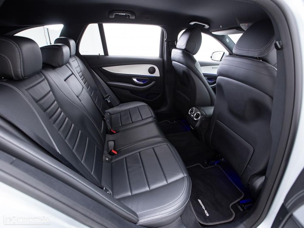 Mercedes-Benz E 300 de AMG Line - 12
