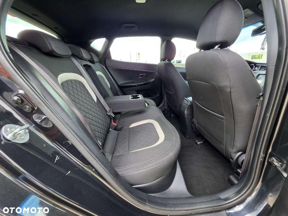 Kia Ceed - 22