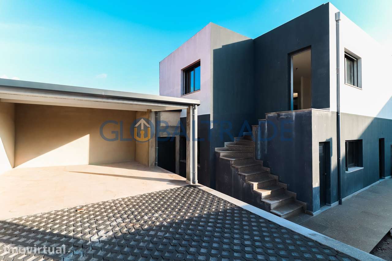 Andar de Moradia T2 Renovado & Equipado em Valbom - Grande imagem: 3/57