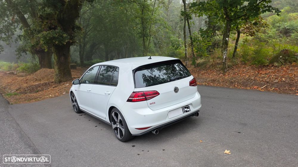 VW Golf 2.0 GTI - 4