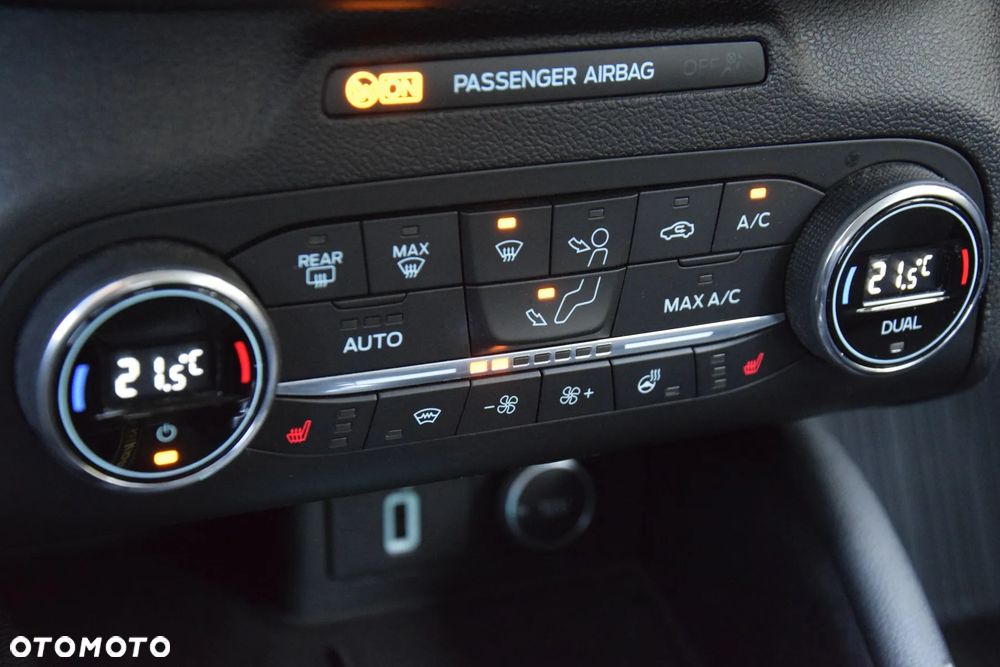 Ford Focus 1.0 EcoBoost STart-Stopp-System TITANIUM - 36