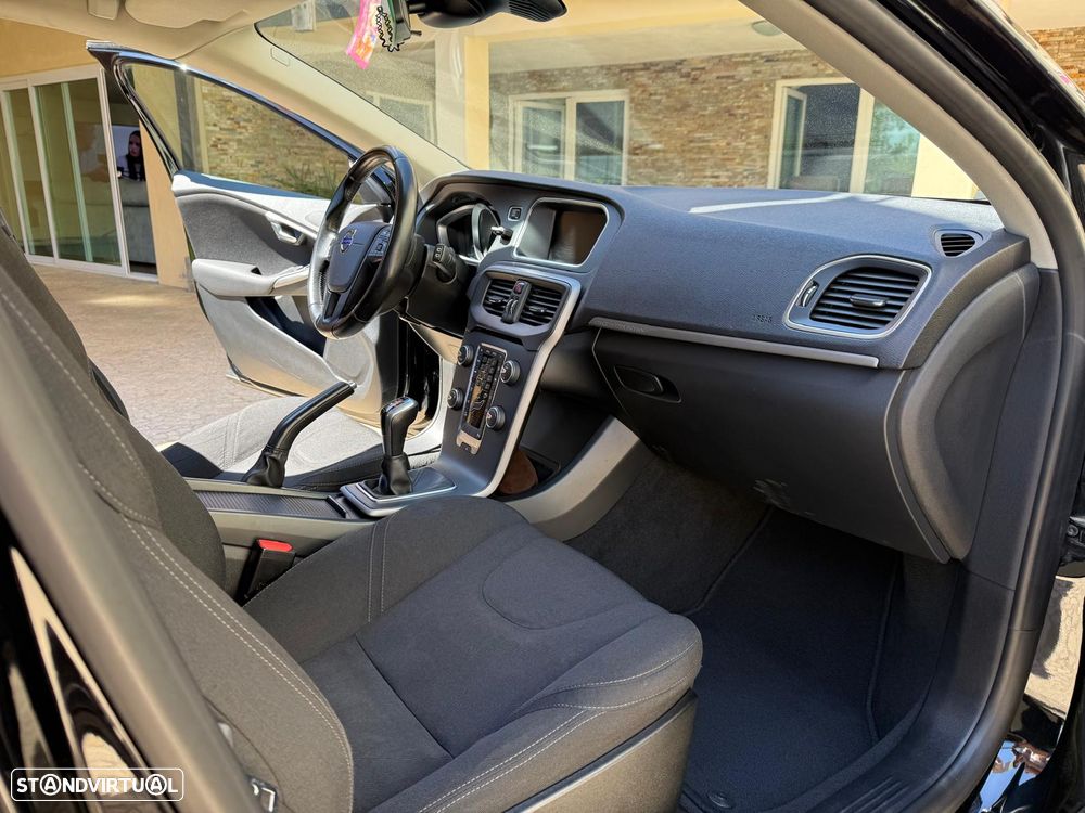 Volvo V40 Cross Country - 6