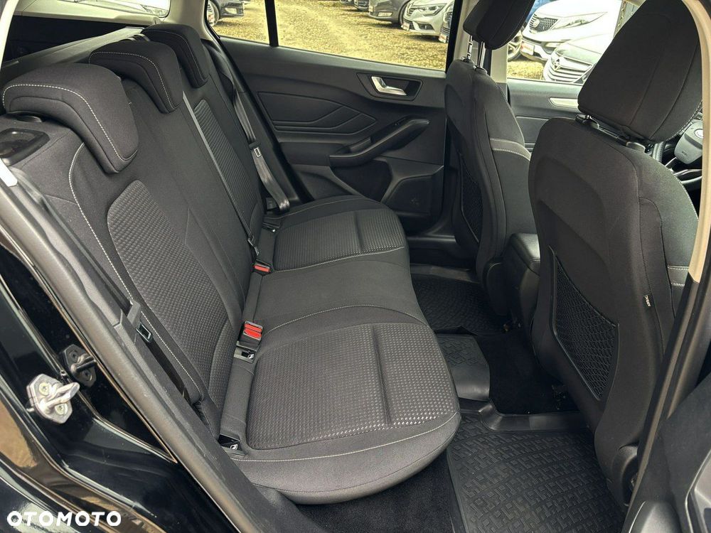 Ford Focus - 25