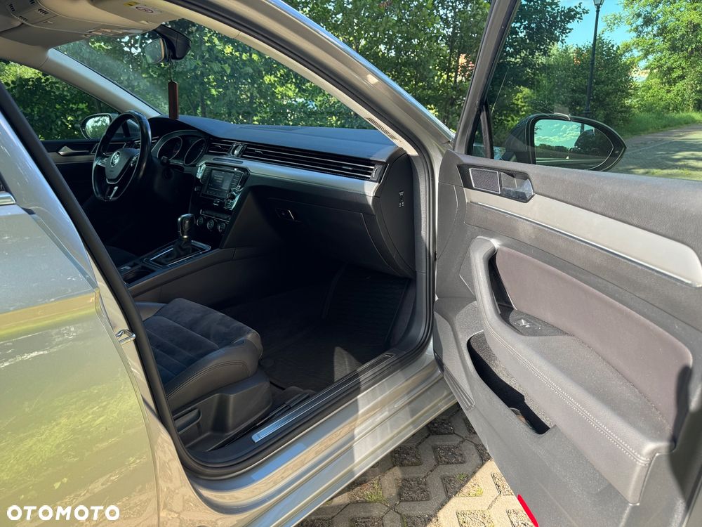 Volkswagen Passat 2.0 TDI SCR (BlueMotion Tech) 4Motion D Highline - 21