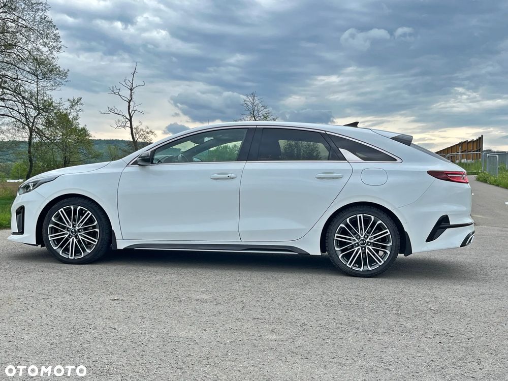 Kia ProCeed - 11