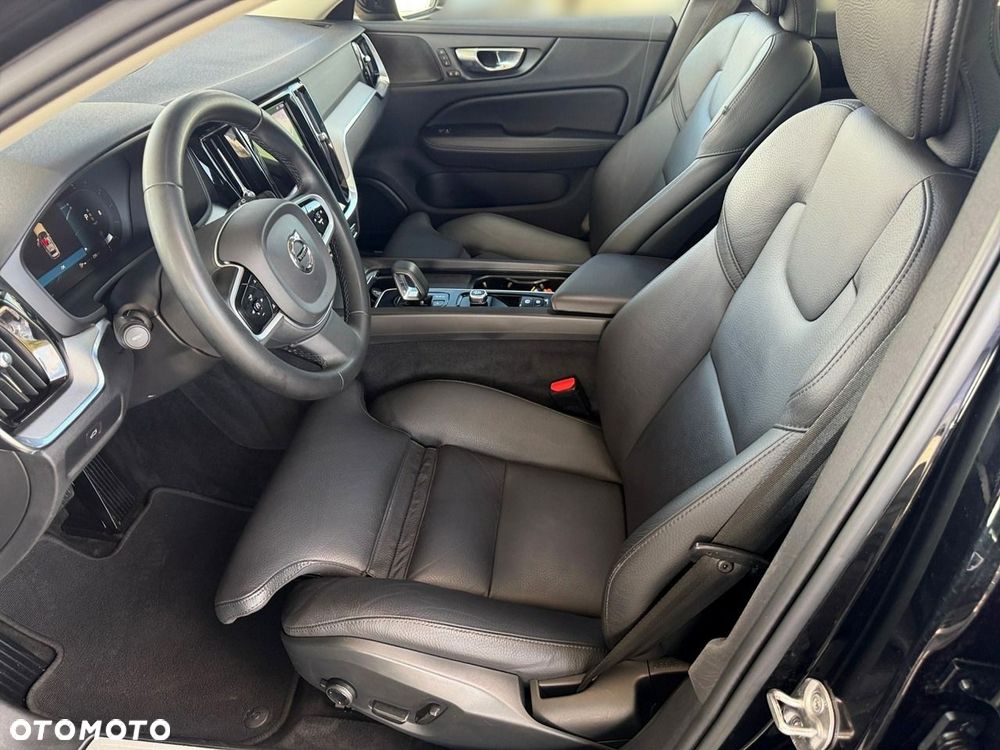 Volvo V60 Cross Country - 16