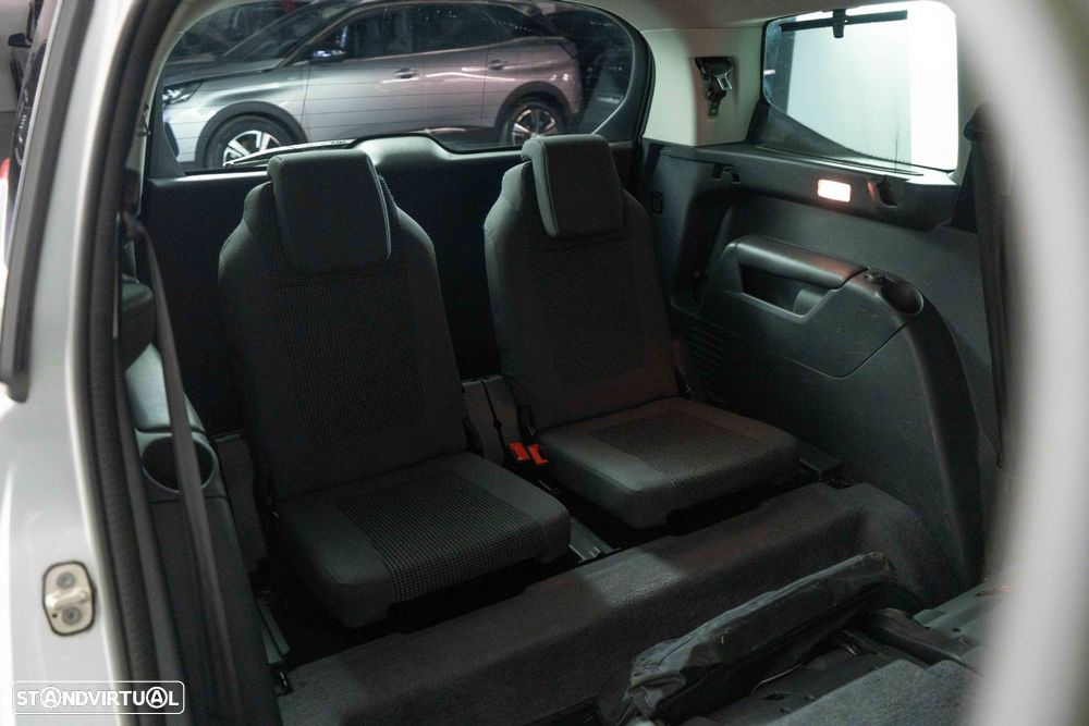 Peugeot 5008 1.6 E-HDi 7L Allure 2-Tronic - 12