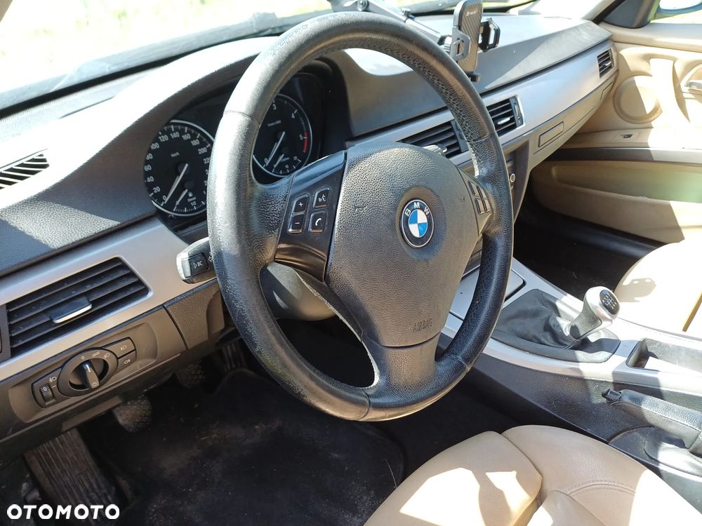 BMW Seria 3 318d - 3