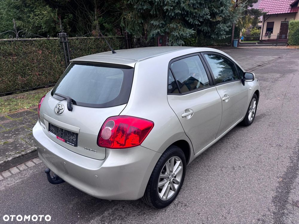 Toyota Auris 2008 photo 3