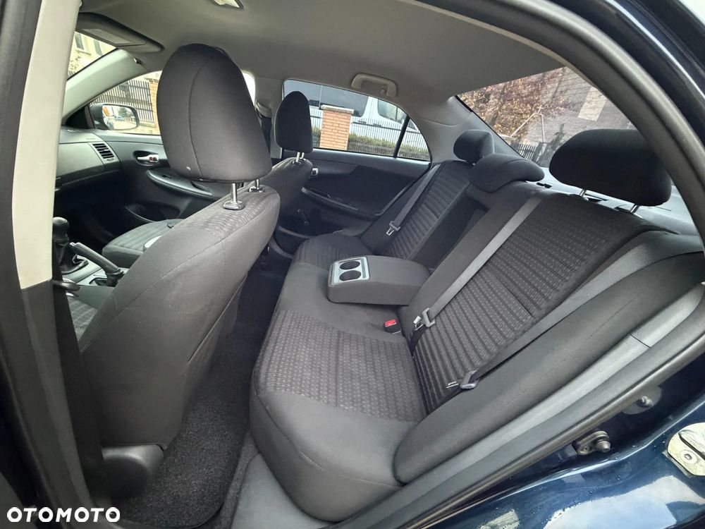 Toyota Corolla - 21