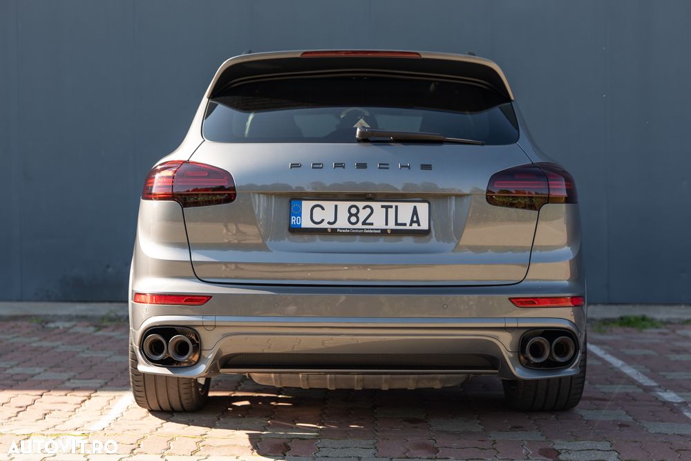 Porsche Cayenne 3.0 L - 11
