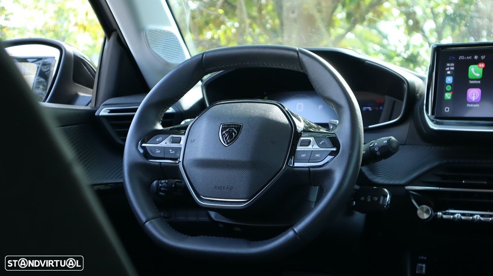 Peugeot 208 1.2 Hybrid Allure e-DCS6 - 23