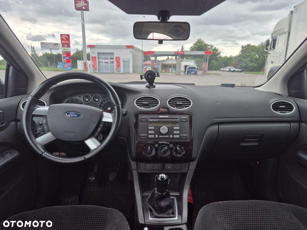 Ford Focus 1.6 Ghia - 4