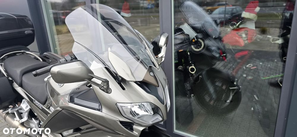 Yamaha FJR - 8