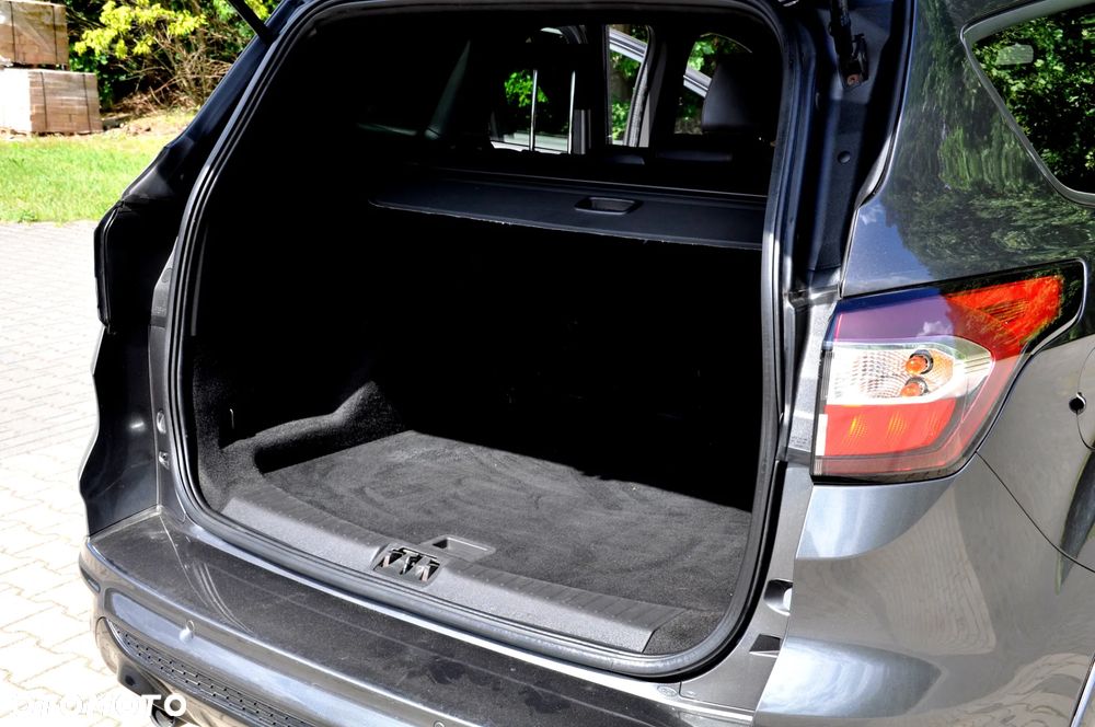 Ford Kuga 2.0 TDCi 4x4 ST-Line - 26