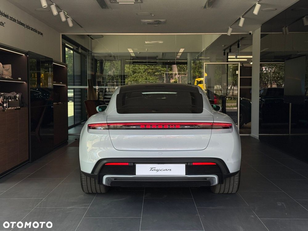 Porsche Taycan - 6