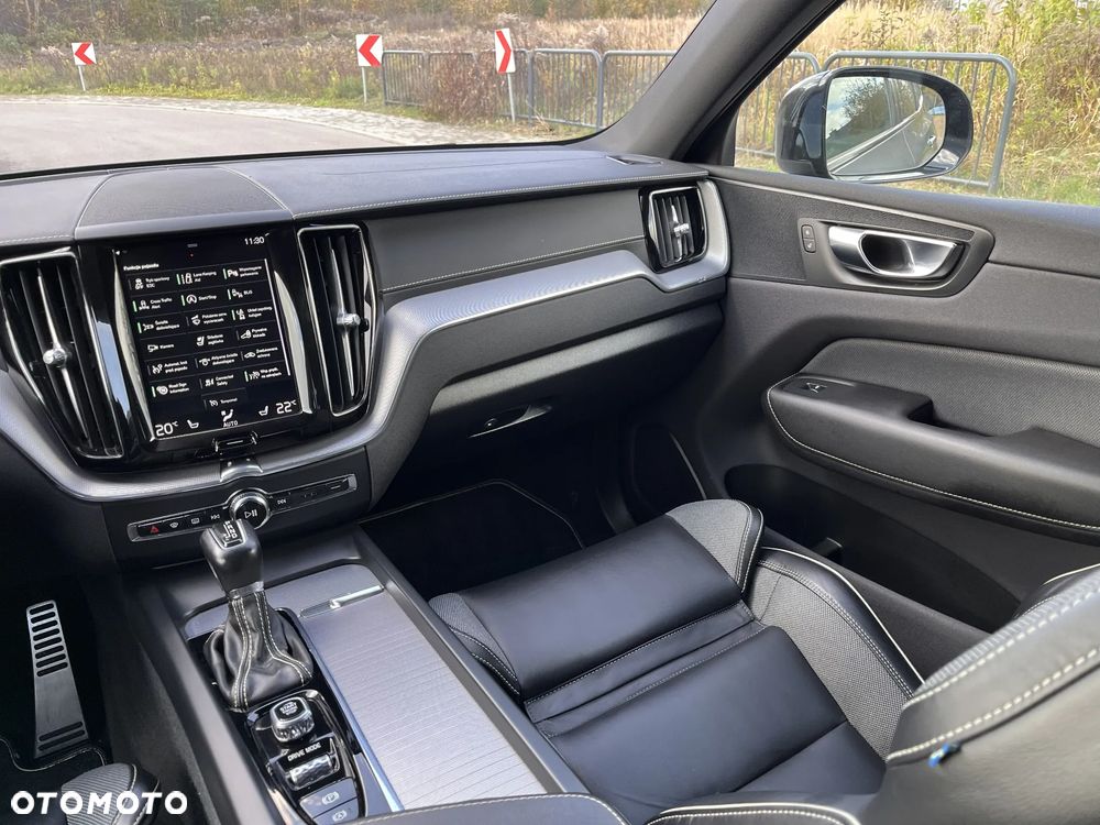 Volvo XC 60 T4 R-Design - 28