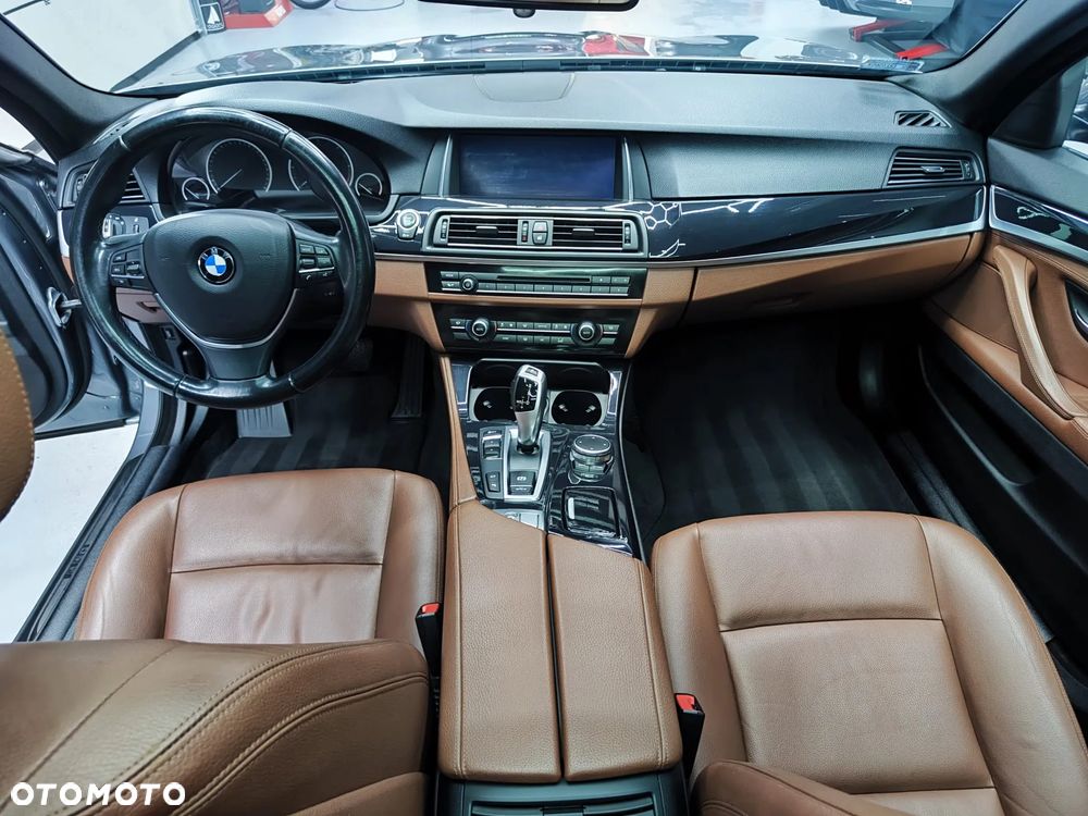 BMW Seria 5 520d Touring - 16