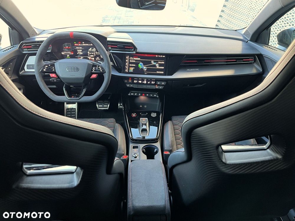 Audi RS3 Limousine - 16