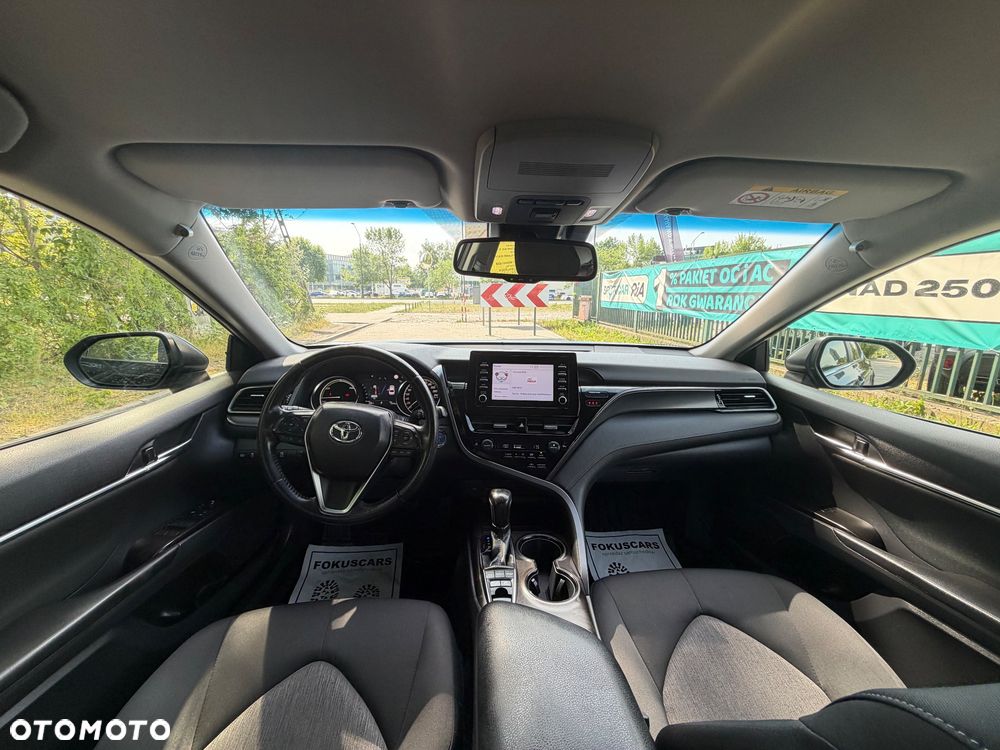 Toyota Camry 2.5 Hybrid Comfort CVT - 24