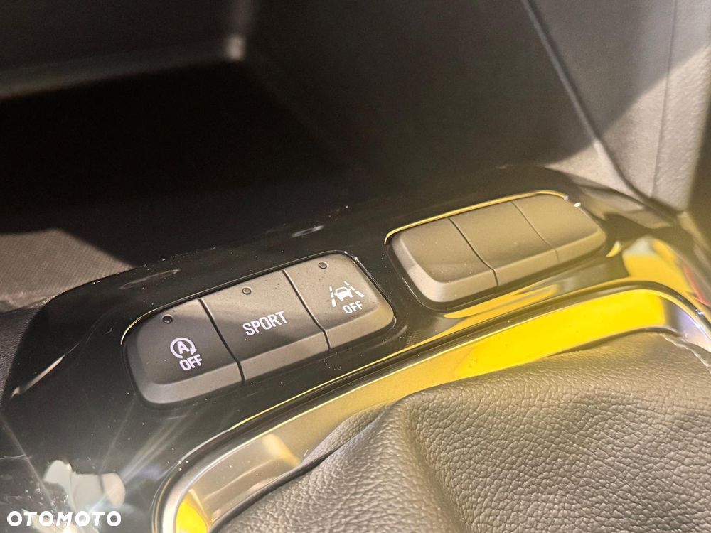 Opel Corsa 1.2 T Yes S&S - 13