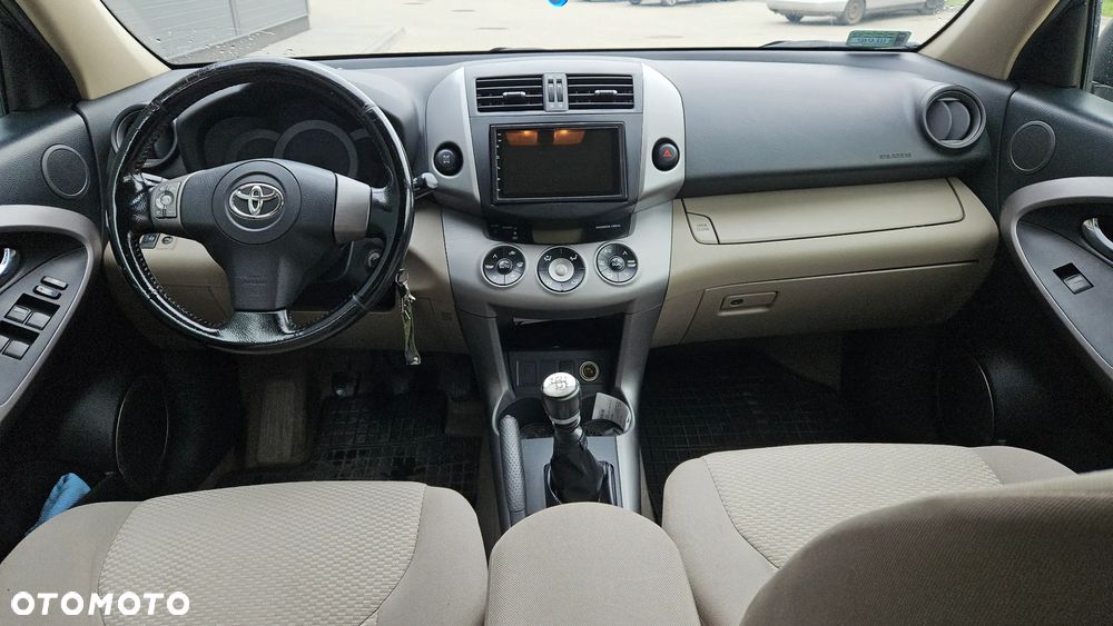 Toyota RAV4 2.2 D-4D Premium - 9
