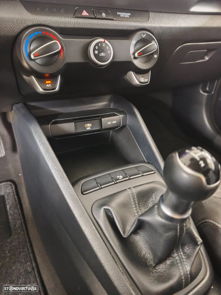 Kia Stonic 1.2 Dynamic — fotografia 8