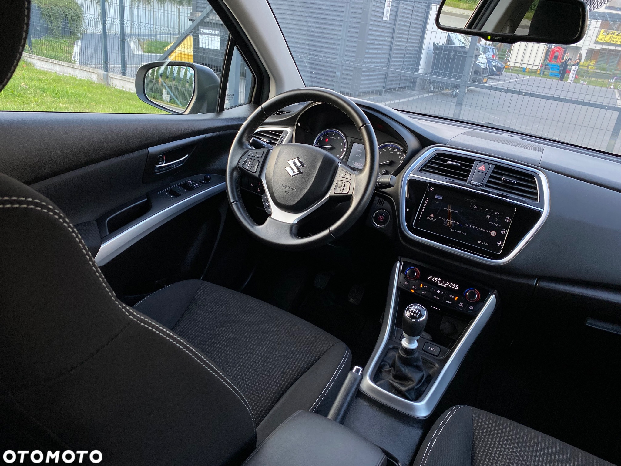 Suzuki SX4 S-Cross 1.4 T Premium - 27