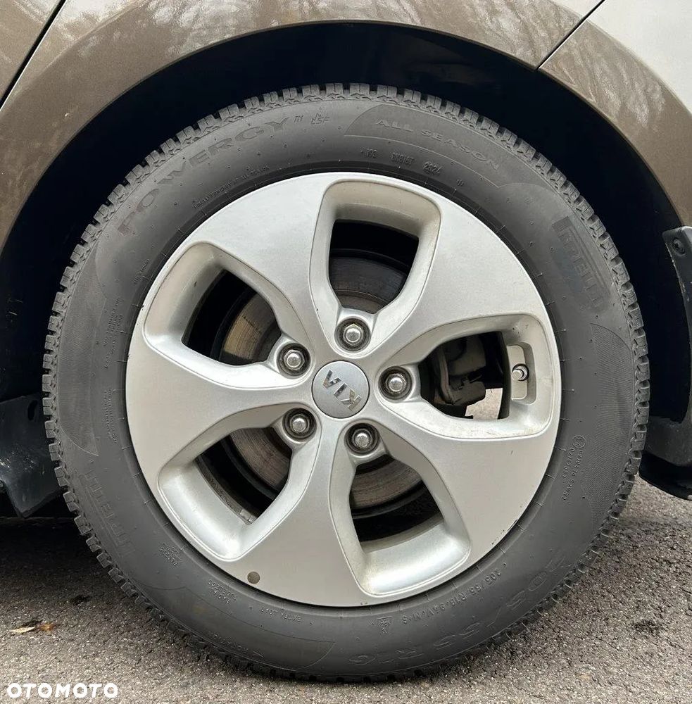 Kia Carens 1.6 GDI L - 7