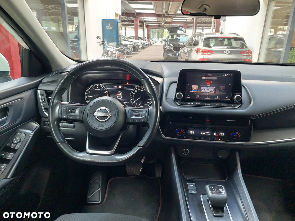 Nissan Qashqai 1.3 DIG-T mHEV N-Connecta Xtronic - 28