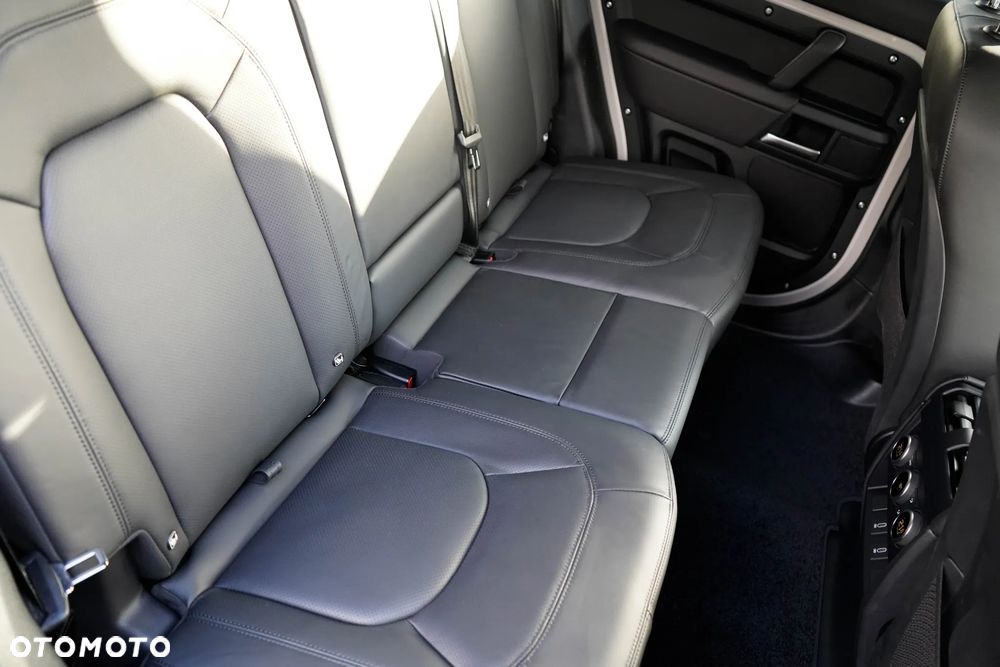 Land Rover Defender 3.0 D350 mHEV X-Dynamic HSE - 34